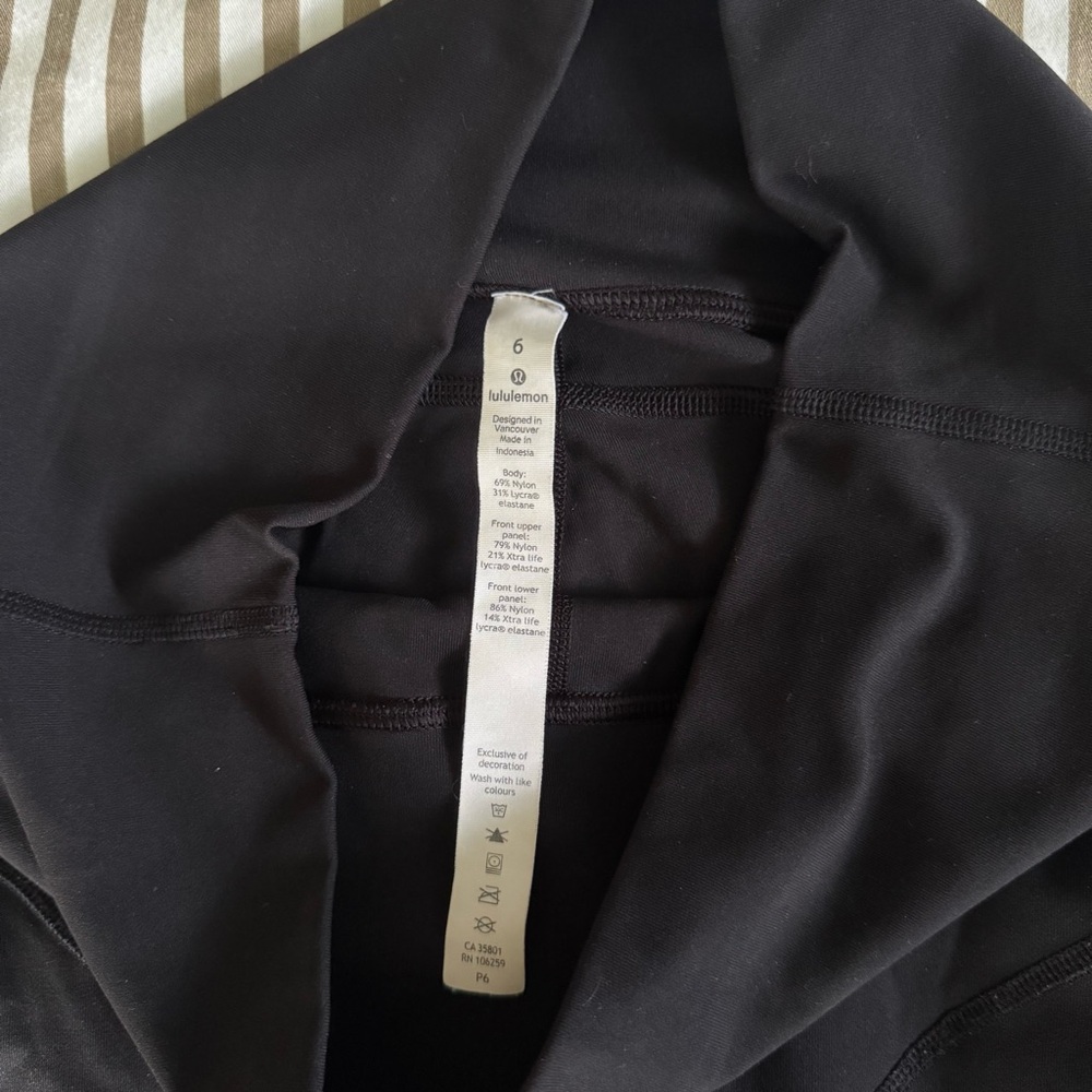 Lululemon Leggings with Mesh Detail - Picture 9 of 9